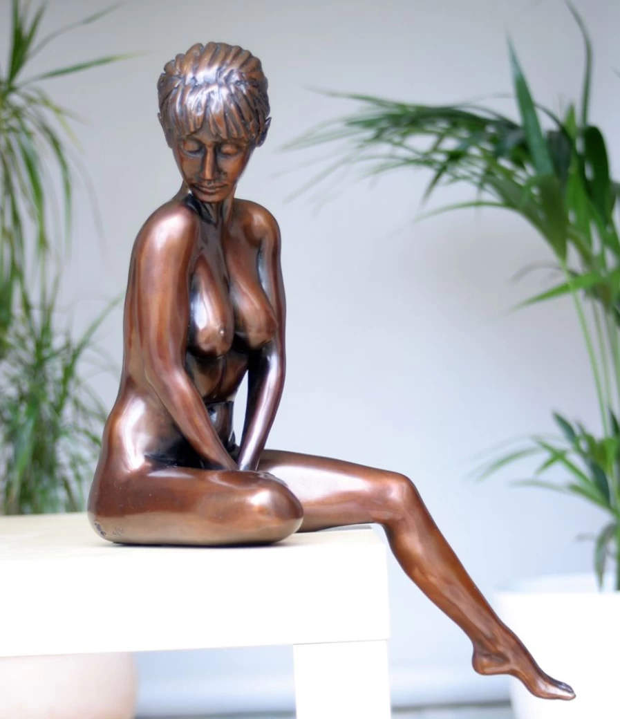 "Josephine Bronze Figurine - Elegant Indoor Statue by STATUES & SCULPTURES"