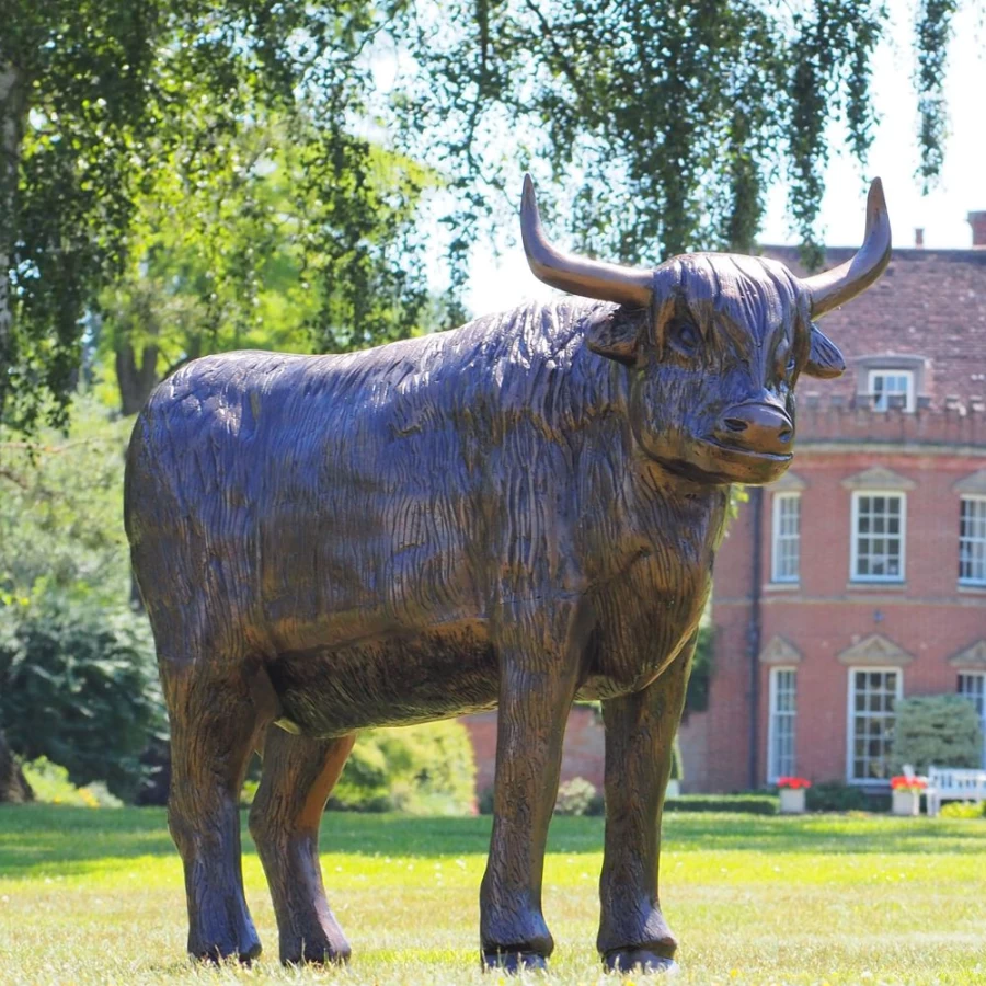 "STATUES & SCULPTURES Highland Cow Bronze Garden Statue – Handcrafted Metal Art Decor for Outdoor and Indoor"