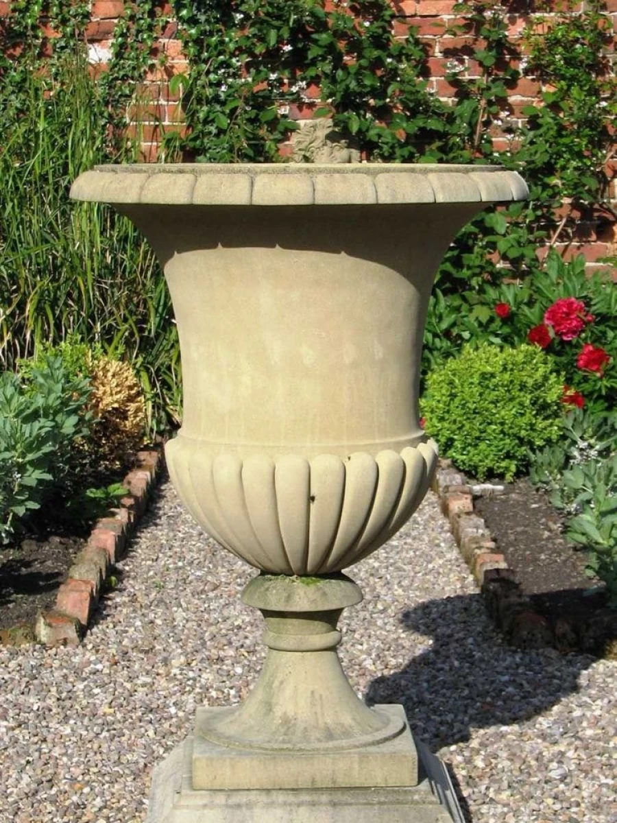 "STATUES & SCULPTURES Artemis Stone Vase - Handcrafted Garden Planter for Outdoor Decor"